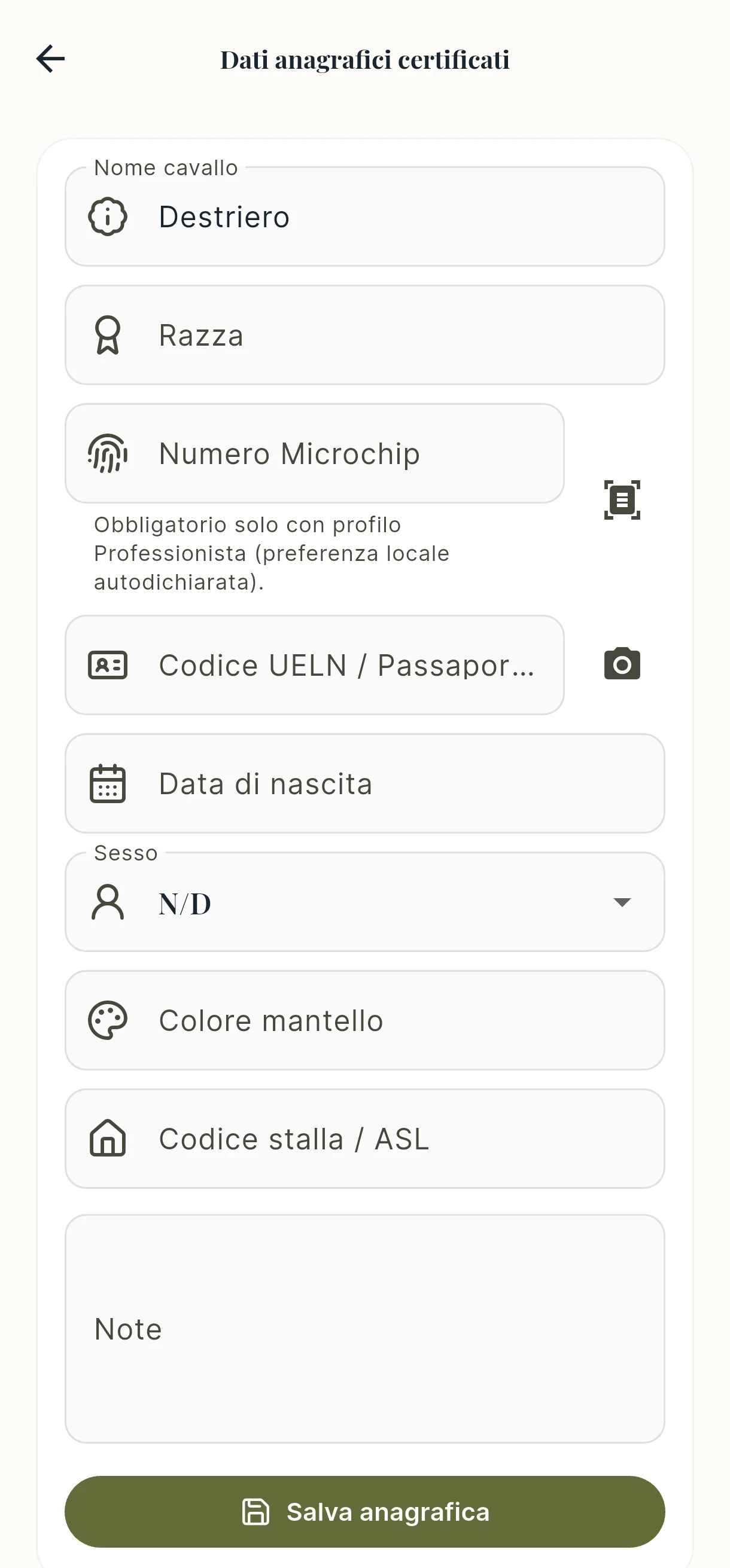 Screenshot dell’app mobile: anagrafica del cavallo Destriero, dati di esempio.