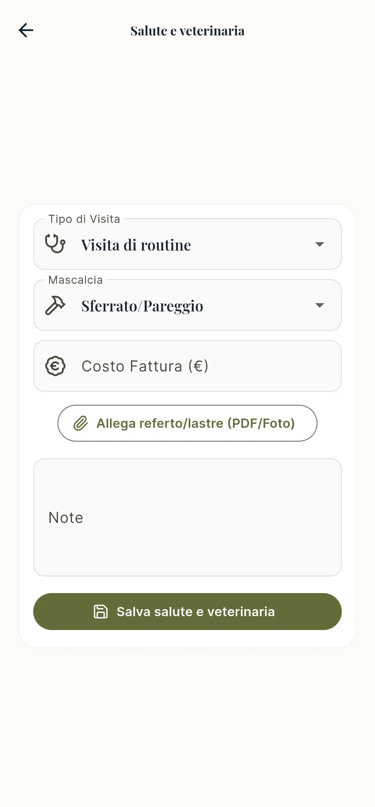 Screenshot dell’app mobile: schermata salute e veterinaria, dati di esempio.